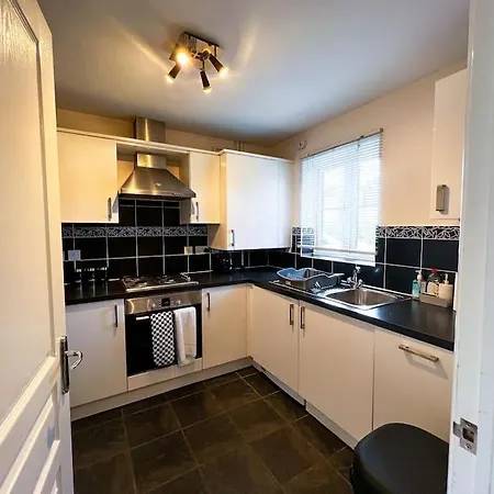 4 Bedroom House For Contractors,Family,Free Parking,Study,Internet In Ipswich Exterior photo