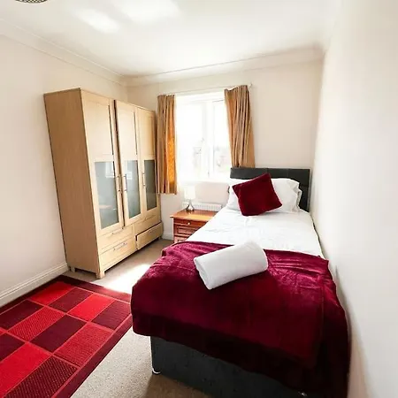4 Bedroom House For Contractors,Family,Free Parking,Study,Internet In Ipswich Exterior photo