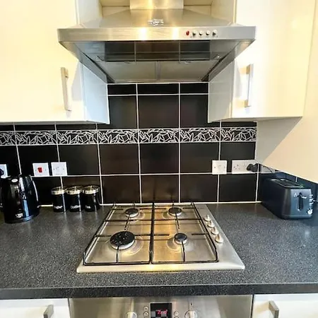 4 Bedroom House For Contractors,Family,Free Parking,Study,Internet In Ipswich Exterior photo